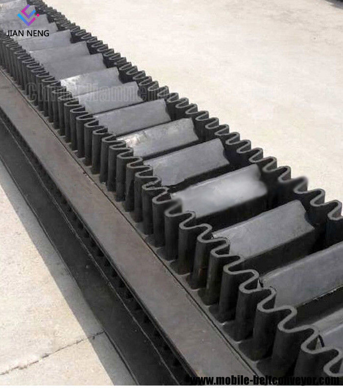 Sidewall Cleated รถบรรทุกลำเลียงกำลังลำเลียงแบบเบ็ดเตล็ด, รถบรรทุกขนถ่ายสินค้าแบบพกพาสำหรับวัสดุลำเลียง
