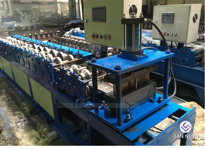 4kw มาตรฐานโลหะกลิ้งขึ้นรูปเครื่องแผ่นหลังคาด้วย Siemens PLC Control