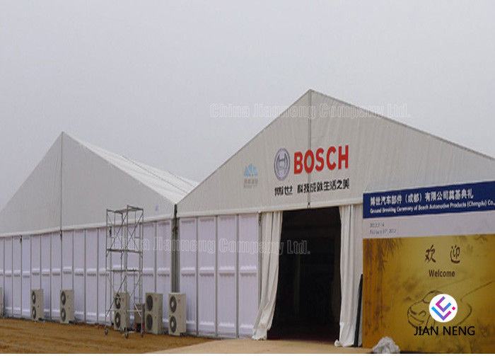 Marquee Sport Event Tent เต็นท์อลูมิเนียมหลังคาสำหรับจัดแสดงรถยนต์รองรับผู้สนใจ 300 ถึง 500 คน