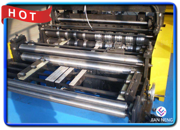 8.5kw อัตโนมัติเต็มรูปแบบ Purlin ม้วนเครื่องขึ้นรูปด้วยความเร็ว 0-15m / Min