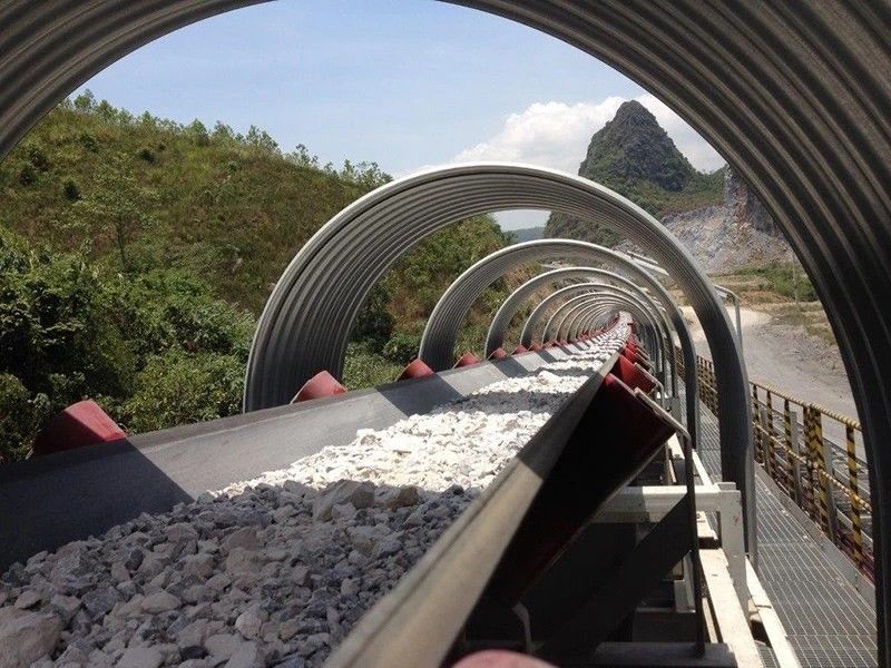 สายพานลำเลียงยางแบนแบบทนความร้อนสำหรับการขุดถ่านหิน 130 - 320 T / H