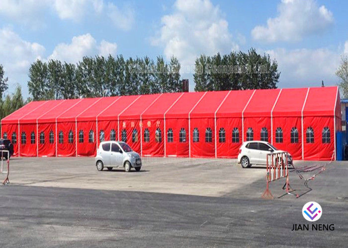 20x30 เมตรสีแดงงานแต่งงานเต็นท์สำหรับ 500 คนพร้อมผ้าม่านและวัสดุบุผิว